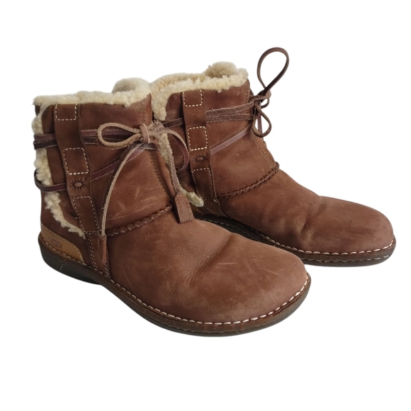 UGG Australia La Jolla Booties Womens Brown Leather Sheepskin Ankle Boots Sz 7 - Picture 1 of 11